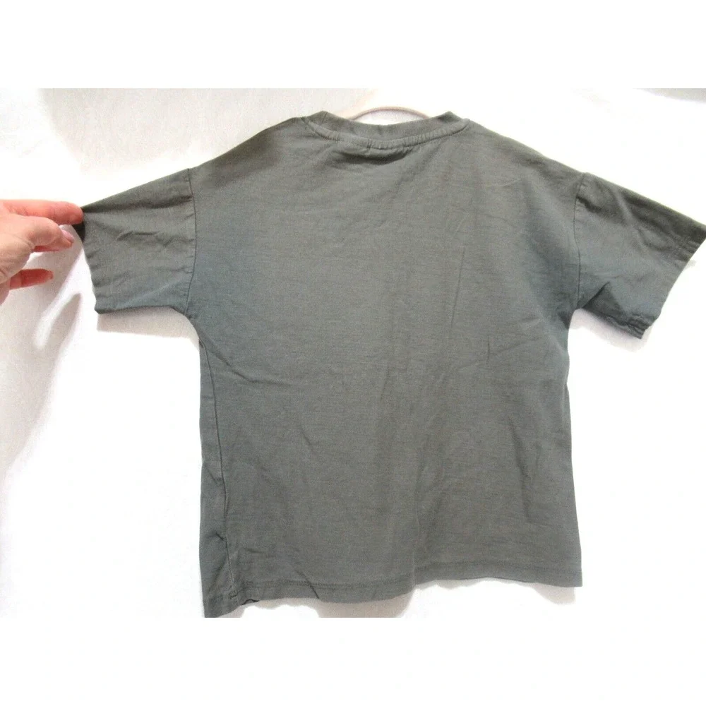 Zara Kids Size 4-5 Gray Short Sleeve T-Shirt With Zebra Print Pocket